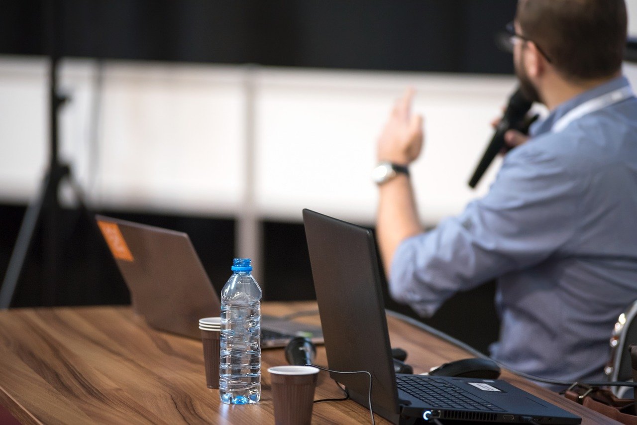 Teleformación con Moodle: el futuro de los docentes